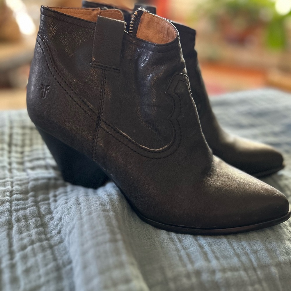 Frye Reina Black Ankle Boots